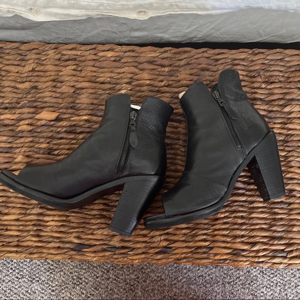 Rag&Bone Black Leather Open-Toe Ankle Booties with Side Zip